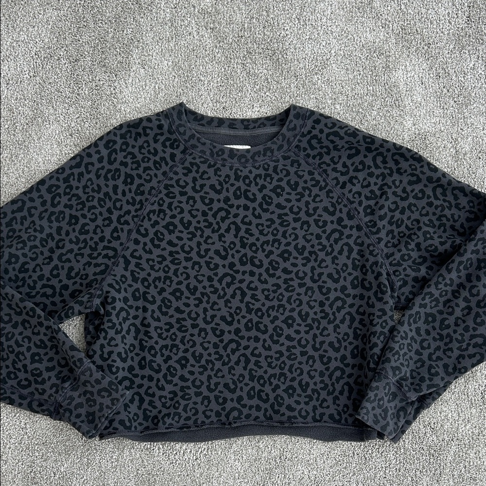 Abercrombie cropped leopard crew sweatshirt